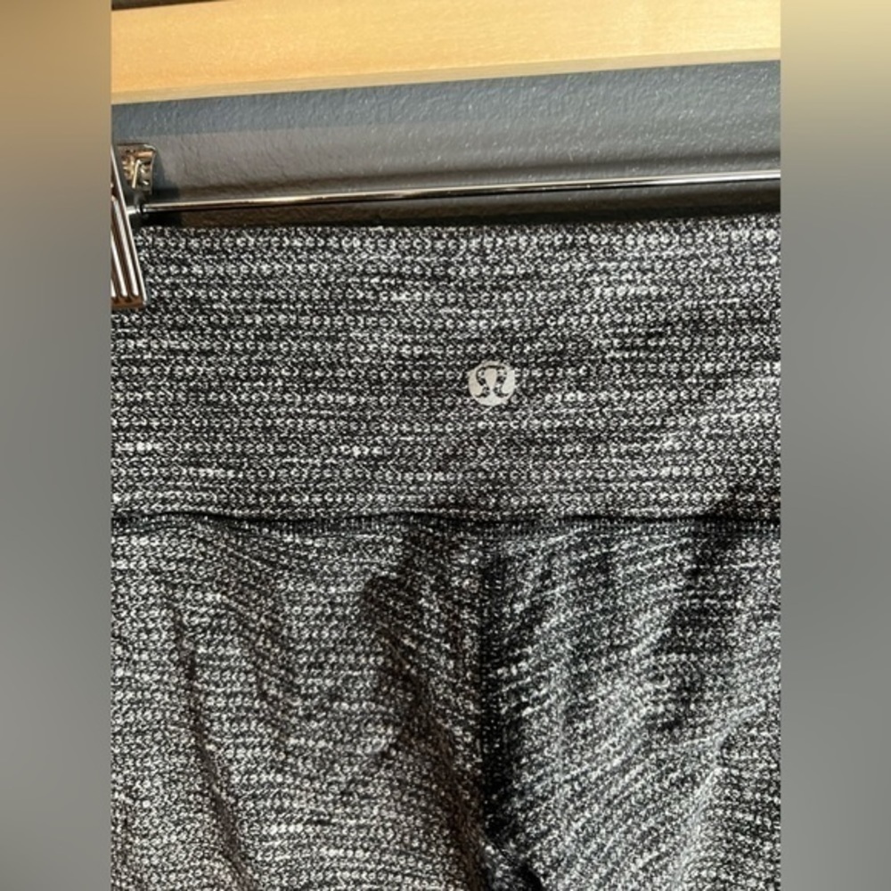 Lululemon | cropped leggings - Picture 4 of 6